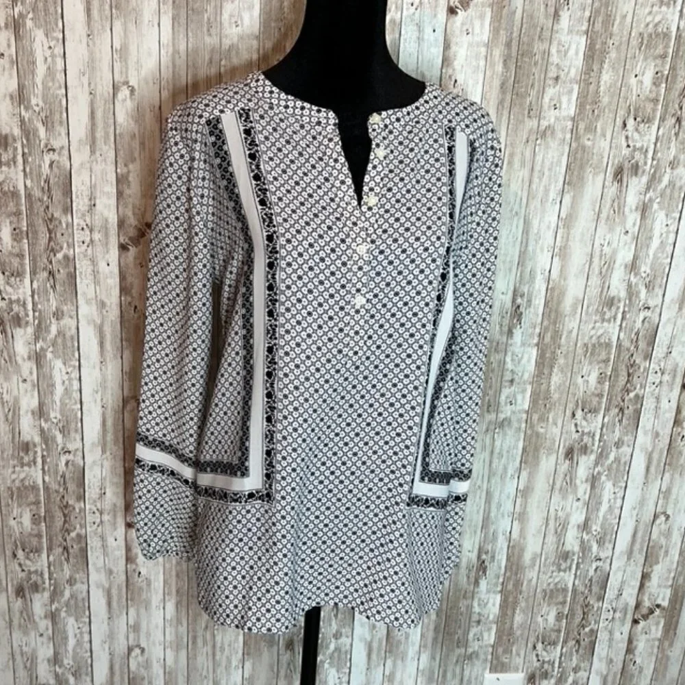 LOFT Black & White Long Sleeve Blouse size XS